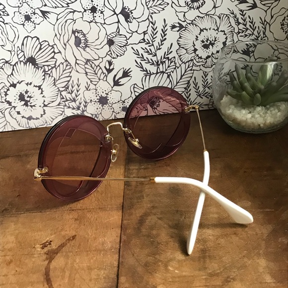 Heart sunglasses-comes with case! - Picture 6 of 8